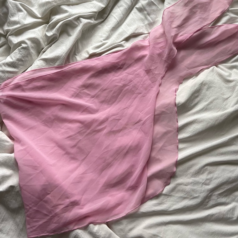 Pink Sarong - Picture 2 of 2
